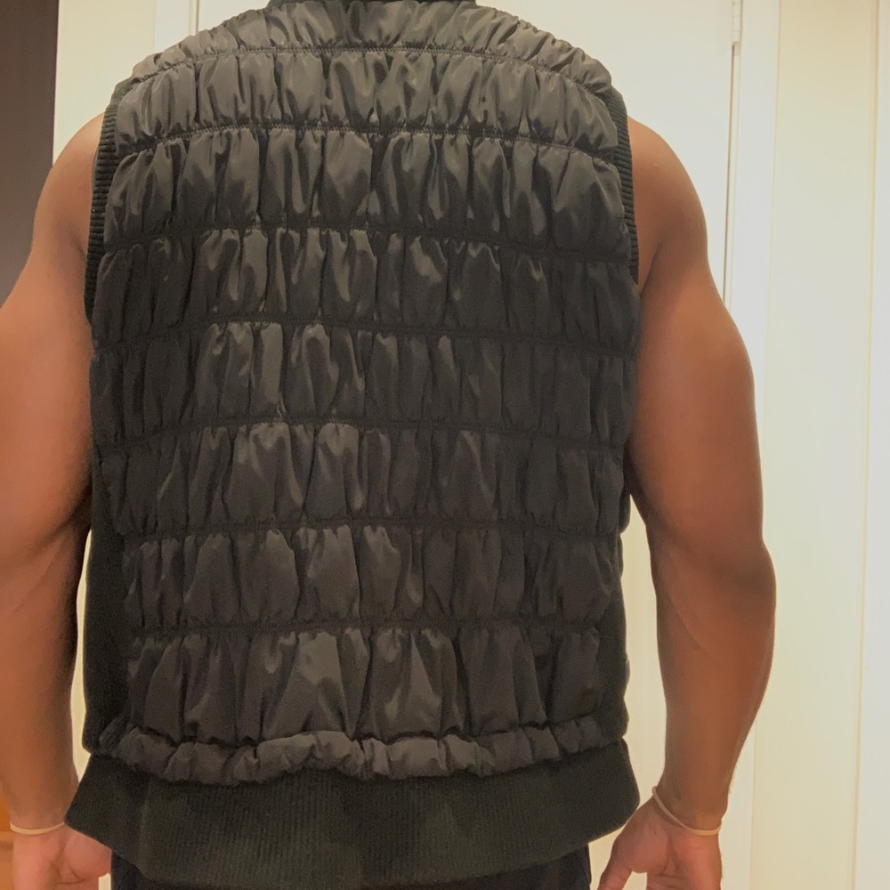 Calvin Klein Performance Vest - Picture 5 of 8